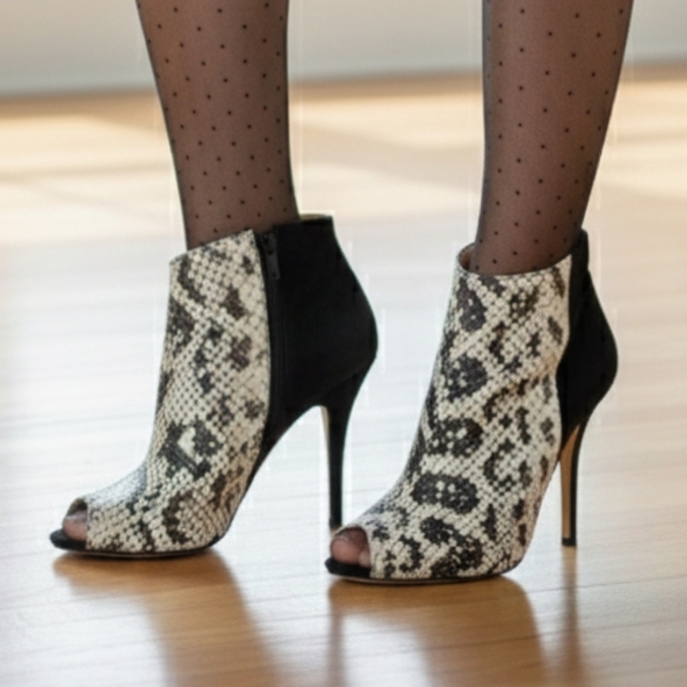 ALEXAWAGNER Snakeskin & Black Open-Toe Heeled Boots – US 8.5 / EU 39